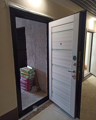 Фото входной двери №57